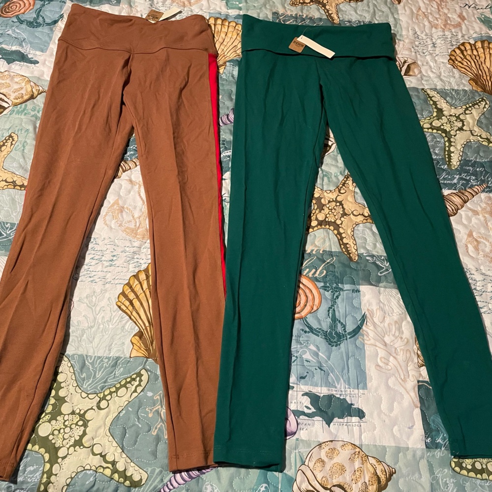 Lot of two pairs of women’s XS Victoria’s Secret PINK leggings new with tags